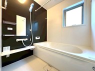 1号棟◆浴室
シックなアクセントパネルで落ち着く浴室です♪