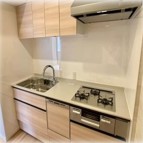 独立型キッチンは、他の部屋への煙や匂いが広がりにくく、急な来客でも生活感が見えにくいなどのメリットがあります♪